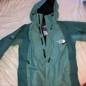 NEW Northface Summit Series jacket💙